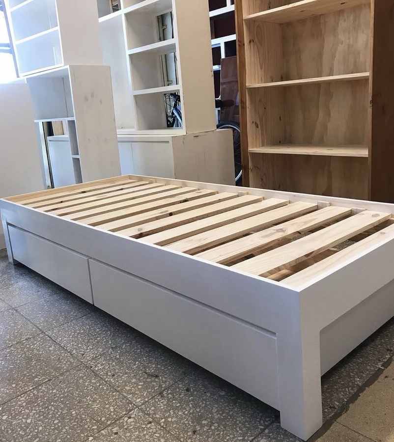 Cama modelo 05 de Mueblería Longhi