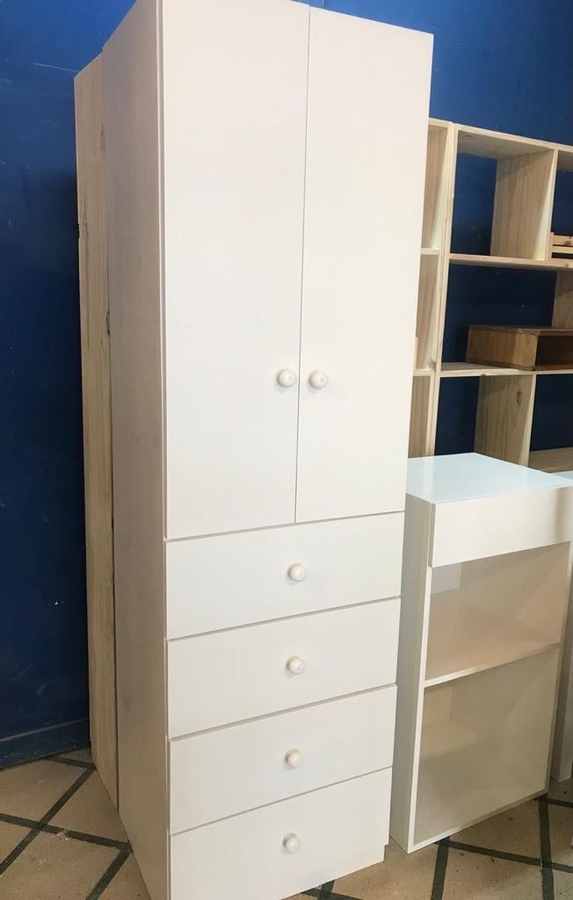 Ropero modelo 06 de Mueblería Longhi