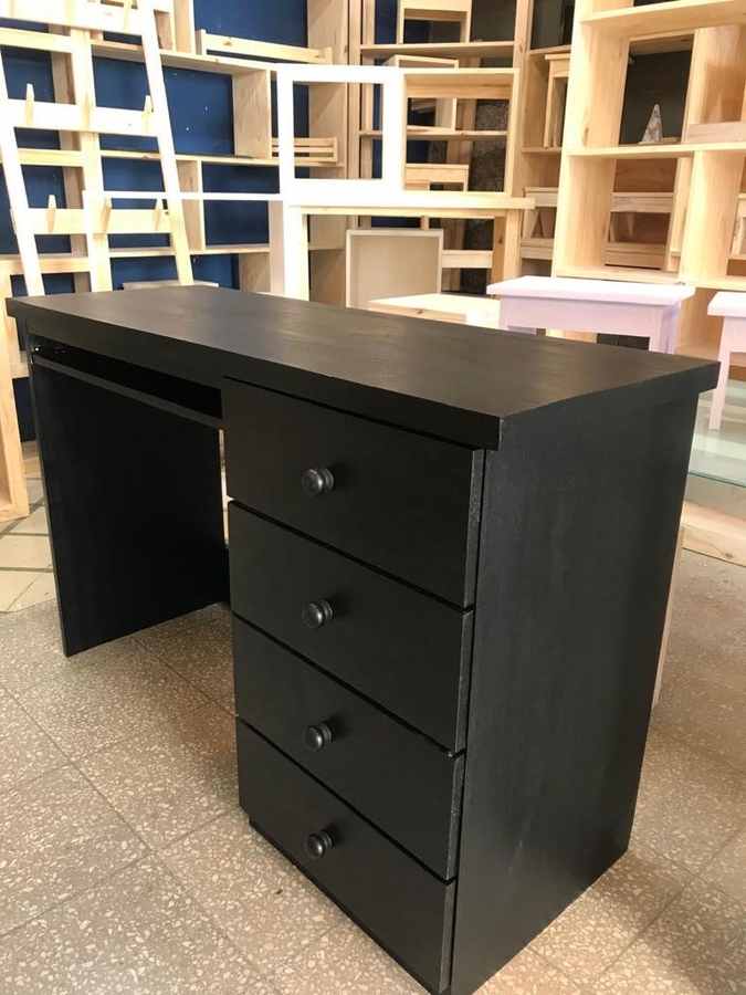 Escritorio modelo 06 de Mueblería Longhi