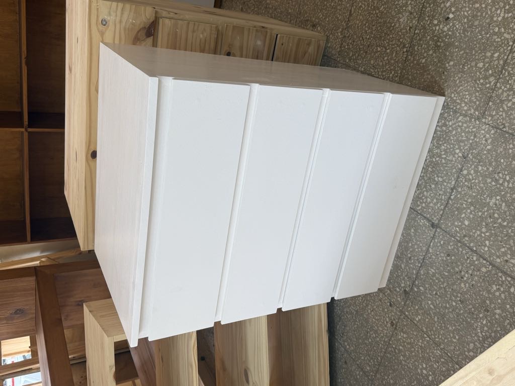 Cómoda modelo 08 de Mueblería Longhi